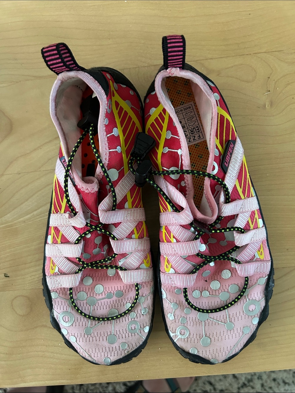 Kids Pink Patterned Water Shoes size 5 US
